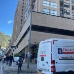 El cuerpo fue hallado en un apartamento de la localidad de Santa Fe. La Sijín hace presencia para investigar lo ocurrido.