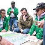 Alcalde Carlos Fernando Galán y secretaria de Ambiente, Adriana Soto, hacen recorrido por la zona afectada por el incendio forestal en el Parque Ecológico Distrital de Montaña Entrenubes.