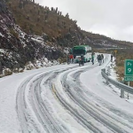 Videos reportan caída de nieve en vía Manizales-Murillo.