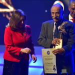 Óscar Domínguez fue reconocido con el “Mérito Periodístico Guillermo Cano Isaza” en los Premios CPB 2024.
Foto: Gustavo Torrijos Zuluaga