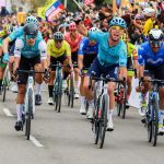 Mark Cavendish le gana el duelo a Fernando Gaviria en la cuarta etapa del Tour Colombia 2024.Foto Fedeciclismo