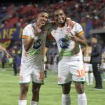 Bayron Garcés jugador del Envigado F.C. celebra después de anotar el  gol de su equipo durante partido entre Deportivo Pasto y el Envigado F.C. por la fecha 6 como parte de la Liga BetPlay DIMAYOR I 2024 jugado en el estadio Departamental Libertad de la ciudad de Pasto. Foto VizzorImage / Leonardo Castro / Contribuidor
