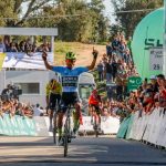 El colombiano Daniel Martínez conquistó la última fracción de la Vuelta a Algarve tras superar en un apasionante final a Remco Evenepoel.