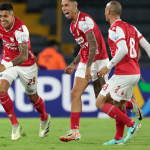 Jugadores de Independiente Santa fe celebran el triunfo 3-0 ante el Junior.Foto Dimayor