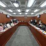 El presidente busca estrategias de consenso para salvar la reforma a la salud. El encuentro se llevará a cabo el próximo lunes.