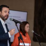 el alcalde Mayor, Carlos Fernando Galán; la gerente de la Empresa de Acueducto y Alcantarillado de Bogotá (EAAB), Natasha Avendaño; y el personero distrital, Andrés Castro; presentaron a las y los bogotanos las medidas restrictivas de consumo de agua que iniciarán el próximo jueves 11 de abril.