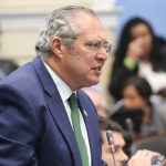 Desde Cali, el presidente del Senado Iván Name, arremetió contra el director de Prosperidad Social Gustavo Bolívar y dijo que lo denunciará por presunta participación en política.