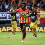 Carlos Darwin Quintero de Deportivo Pereira corre a celebrar el gol anotado a Atletico Bucaramanga durante partido de la fecha 1 de los cuadrangulares semifinales grupo A entre Deportivo Pereira y Atletico Bucaramanga por la Liga BetPlay DIMAYOR I 2024, en el estadio Hernan Ramirez Villegas de la ciudad de Pereira. Foto: VizzorImage / Pablo Bohorquez / Cont.