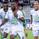 Jhon Araujo (#21) del Once celebra después de anotar el primer gol de su equipo durante partido entre Once Caldas DAF y La Equidad por la fecha 1, cuadrangulares semifinales, grupo B, como parte de la Liga BetPlay DIMAYOR I 2024 jugado en el estadio Palogrande de la ciudad de Manizales. Foto: VizzorImage / Daniel Ocampo / Cont