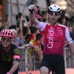 El ciclista francés Benjamín Thomas dominó hoy la quinta etapa de la 107 edición del Giro de Italia, disputada en una distancia de 178 kilómetros entre las ciudades de Génova y Lucca.