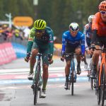 Daniel Felipe Martínez, atento siempre a los movimientos en el grupo principal y respondiendo, salvo a las acciones de Pogacar, cruzó la meta quinto, con el mismo tiempo de Geraint Thomas, garantizando de esta manera su segundo puesto en la general