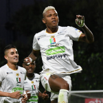 Billy Arce marcó un golazo en la remontada y triunfo de Once Caldas por 2-1 ante La Equidad en el cierre de los cuadrangulares del campeonato colombiano.