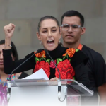 La candidata de la coalición Sigamos Haciendo Historia, Claudia Sheinbaum, quien se comprometió a guardar el legado del presidente Andrés Manuel López Obrador, llega como favorita para ganar las elecciones este domingo en México.