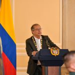 El presidente de Colombia, por su parte, agradeció la condecoración y declaró que es la más valiosa de las que ha recibido por lo que significa en la historia del mundo y en la historia de la resistencia.