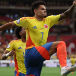Al minuto 31, Luis Díaz transformó en gol un penal
