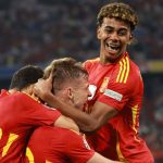 Liderada por Lamine Yamal, España remontó hoy aquí 2-1 ante la favorita Francia en la primera semifinal de la Eurocopa de fútbol de Alemania 2024.