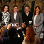 El presidente de la República, Gustavo Petro, junto con nuevos integrantes de su Gabinete Ministerial. Cortesía: @MinInterior