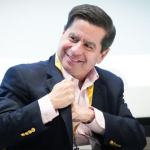 El ministro Juan F. Cristo rechazó que cabecillas, con órdenes de captura vigentes, fueran movilizados por la UNP. Dijo que se pedirán explicaciones.