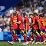La selección española solventó un difícil debut en París 2024, con victoria frente a Uzbekistán (2-1)