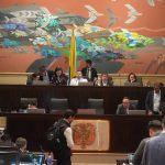 Después de un intenso debate de 9 horas, en la noche de este lunes, 2 de diciembre, la plenaria de la Cámara de Representantes aprobó con 124 votos a favor y solo dos en contra el nuevo sistema general de participaciones, que destinará el 39.5 % de los ingresos de la nación a los departamentos durante un periodo de 14 años..Foto Prensa Camara de Representantes