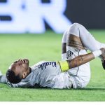 El habilidoso delantero Neymar Jr. está fuera hoy de la selección brasileña de fútbol para los partidos contra Colombia y Argentina, por las eliminatorias de la Copa del Mundo 2026.
