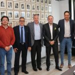 El ministro Antonio Sanguino, recibe a representantes de las y los futbolistas de Colombia, agremiados en Acolfutpro quienes han decidido declarar huelga tras más de 10 meses de negociación colectiva. Foto Mintrabajo