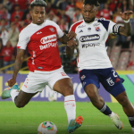 Santa Fe cayó 1-2 ante Medellín en el inicio de la fecha 14 de la liga colombiana. El DT Jorge Bava sigue sin ganar.