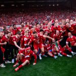 El Liverpool celebró hoy a lo grande en su mítico estadio Anfield al vencer 5-1 al Tottenham y consagrarse campeón de la Liga Inglesa de fútbol (Premier League) por vigésima vez en su historia.