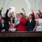 La radicación en el Senado del cuestionario de la consulta popular que promueve el Gobierno, cuyo objetivo es promover cambios trascendentales en el ámbito laboral,.Foto Presidencia