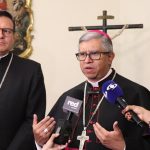 A través de los obispos auxiliares; Monseñor Alejandro Díaz García y monseñor Edwin Vanegas Cuervo : Oficina Arquidiocesana de Comunicaciones