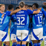 Millonarios se impuso por la mínima diferencia e igualó de manera parcial la línea de Atlético Nacional con 35 puntos. El gol llegó al minuto 15′, luego de una asistencia de Nicolás Arévalo para Helibelton Palacios.@MillosFCoficial