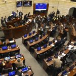 Ocho partidos políticos colombianos rechazaron la decisión del presidente Gustavo Petro de convocar una consulta popular vía decreto para refrendar la reforma laboral y salud, argumentando que es un "golpe de Estado" y una acción "unilateral e inconstitucional".