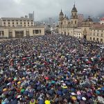Manifestantes marcharon en varias ciudades de Colombia para respaldar al Presidente Álvaro Uribe dan un contundente mensaje a la politizada justicia