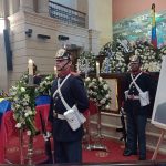El Capitolio Nacional se llena de ciudadanos en el segundo día de la cámara ardiente de Miguel Uribe.