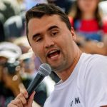 El presidente de Estados Unidos, Donald Trump, confirmó hoy la muerte del activista conservador Charlie Kirk, quien falleció tras recibir un disparo durante un evento en Utah