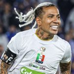 Once Caldas venció a Independiente del Valle 2-0 en la ida de los cuartos de final de la Copa Sudamericana, con un doblete del experimentado delantero colombiano Dayro Moreno. Los goles ocurrieron en el minuto 22 y 49 del partido, disputado en el Estadio Banco Guayaquil en Quito, Ecuador.