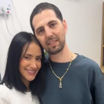 Elkana Bohbot y Rebeca González. Foto: x @bringelkanahome