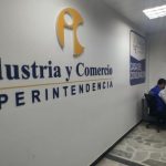 La Superintendencia de Industria y Comercio sancionó a Boyacá Chicó, Unión Magdalena, Deportivo Pasto, Envigado Fútbol Club y a Deportivo Atlético, así como a la Dimayor, por elaborar un sistema que impedía las transferencias de los jugadores de fútbol.