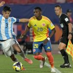 La selección Colombia Sub-20 cayó 1-0 ante Argentina en semifinales del Mundial Chile 2025, demostrando que hay talento y convicción de cara al futuro.@MinDeporteCol