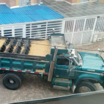 Autoridades detonaron controladamente una volqueta abandonada cerca del Batallón de Tunja . Foto W Radio