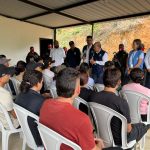 28 personas,17 hombres y 11 mujeres, entre ellas 5 menores de edad fueron entregadas en zona rural de Tibú a la Comisión Humanitaria para la Región del Catatumbo, tras permanecer privadas de la libertad desde el pasado 16 de enero por el Frente Nororiental de Guerra del ELN..Foto Defensoría del Pueblo