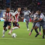 El primer sorbo de la final en la Superliga dejó un sabor agridulce para Junior de Barranquilla, que se debió resignar con un empate 1-1 ante Independiente Santa Fe en el estadio Metropolitano.