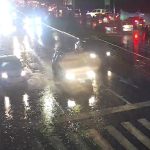 Debido a las lluvias, se presenta  inundación/encharcamiento en la localidad de Engativá, en la Av. Cali con calle 52A. @BogotaTransito