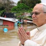 El papa León XIV lamentó hoy los graves daños y víctimas en Colombia, c