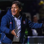 Este lunes se produjo la salida del cuarto director técnico del fútbol colombiano. El tolimense Flabio Torres no continuará al frente del Boyacá Chicó, equipo que en este momento se encuentra peleando por no perder la categoría.