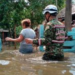 La oferta de asistencia humanitaria anunciada por la Embajada de Estados Unidos en Bogotá para atender a los damnificados por las inundaciones en Córdoba abrió una controversia entre el Gobierno nacional y sectores de la oposición.