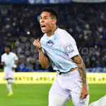 Mateo García y una dedicatoria especial para su papá, tras su primer gol con Millonarios.Foto DIMAYOR