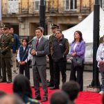 En la Plaza de Bolívar de Bogotá, a las 8:00 a. m., el registrador nacional del Estado Civil, Hernán Penagos, dio apertura a las urnas para las elecciones de Congreso de la República, mediante las cuales se elegirán 102 senadores y 181 representantes a la Cámara para el periodo 2026-2030