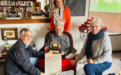 Doña Lucy con sus hijos Ernesto, Nora y María Elvira