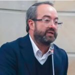 La Sala de Primera Instancia de la Corte Suprema de Justicia condenó al senador del Centro Democrático Ciro Ramírez por su participación en una red de corrupción en la contratación pública, en el proceso conocido como “Marionetas 2.0”.